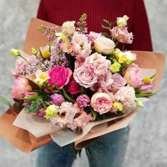 Лучшие цветы для подарка женщине в день рождения