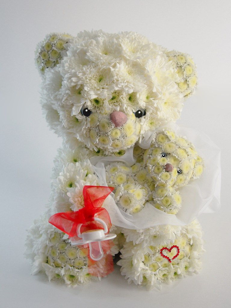 Мишка из цветов белый с младенцем 30 см - Подарок к рождению ребёнка